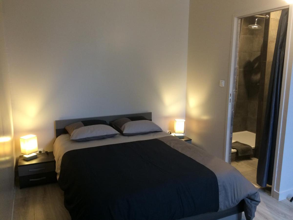Studio Proche Gare Avec Kitchenette Et Wifi - Porte Rouge Thiviers Eksteriør billede