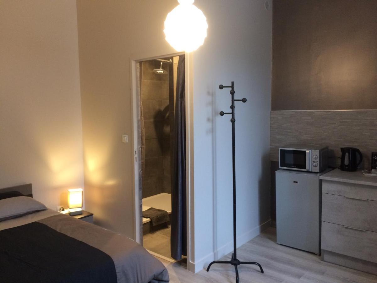 Studio Proche Gare Avec Kitchenette Et Wifi - Porte Rouge Thiviers Eksteriør billede